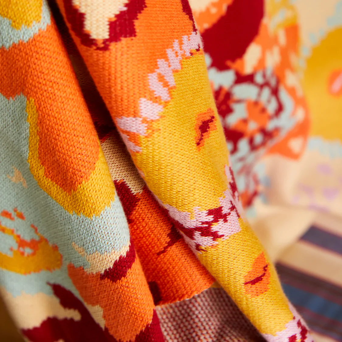 Cora Baby Blanket Pram - Image 3