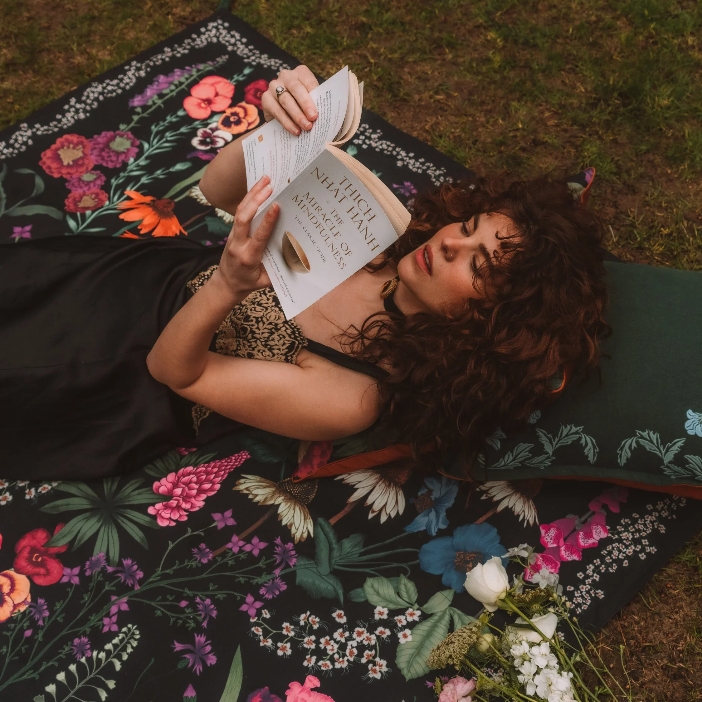 Flourish Picnic Rug - Clover - Image 3