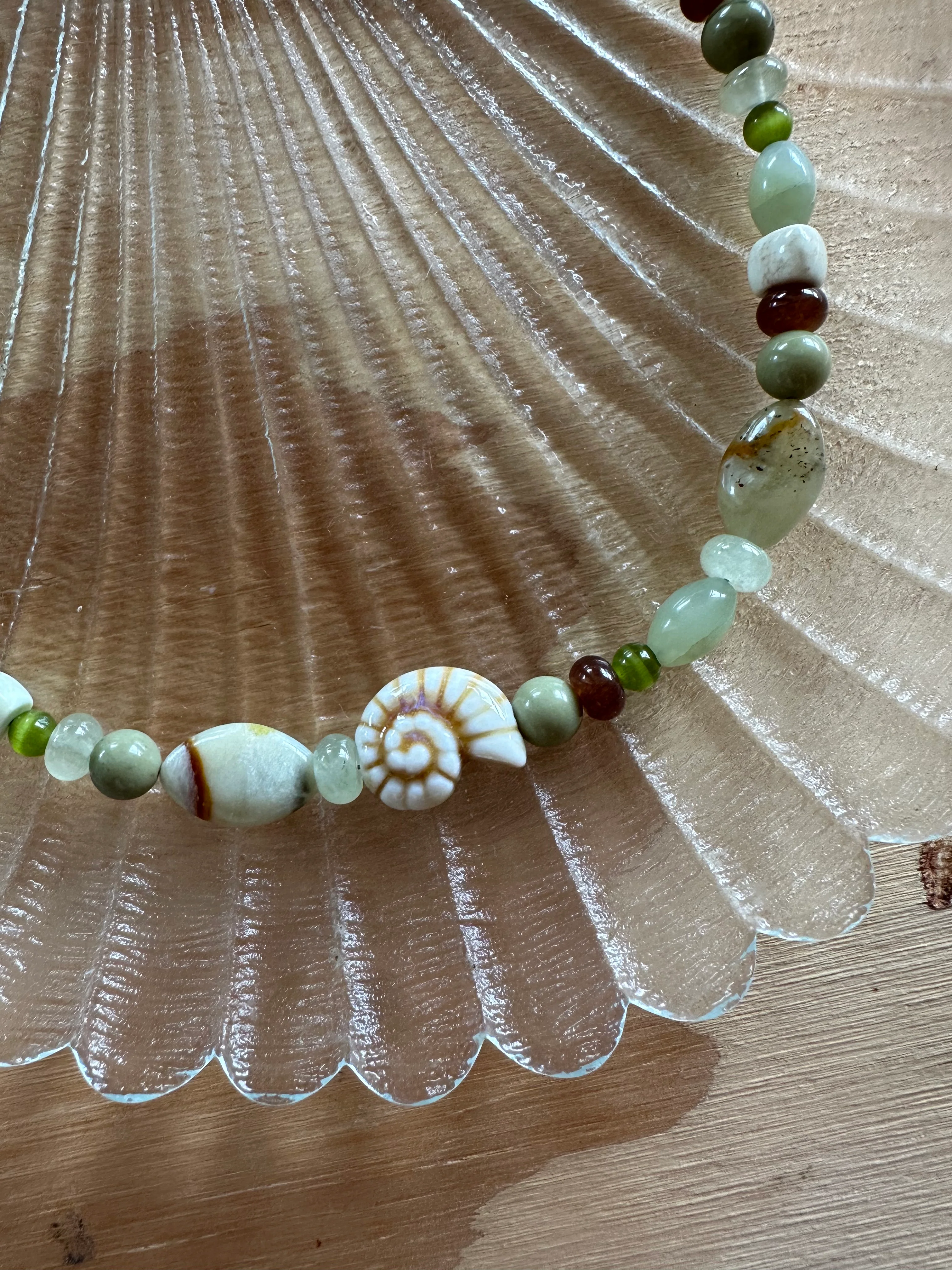Las Rais - Beaded Necklace - Multi Green Shell