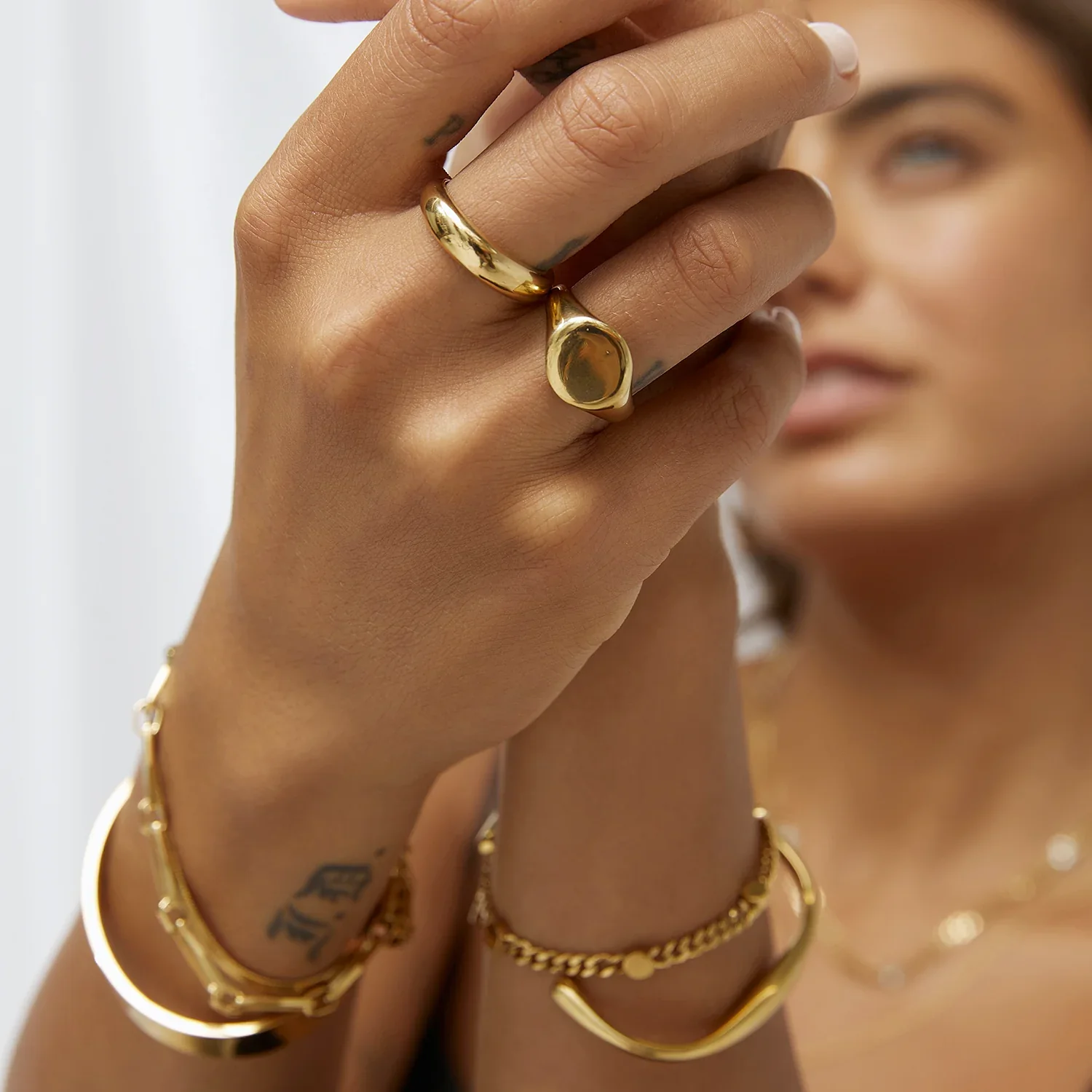 Miro Gold Signet Ring - Image 4